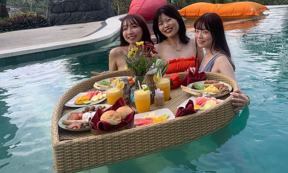 Floating Breakfast