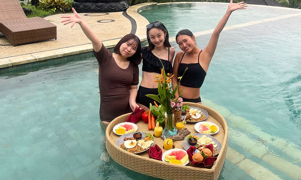 Floating Breakfast