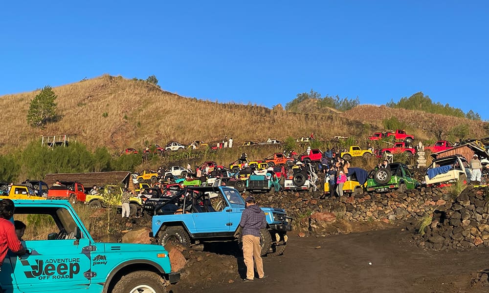 Sunrise Jeep Tour