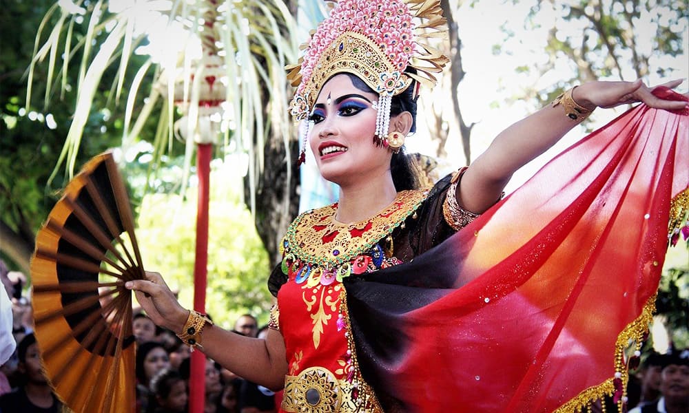Wearing Balinese Costume